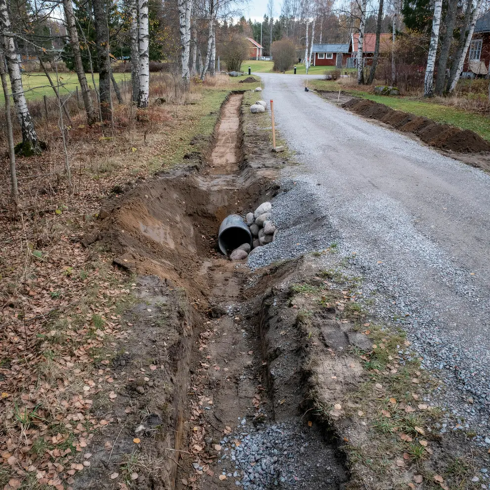 dikning dikesrensning markavvattning nykvarn sormland